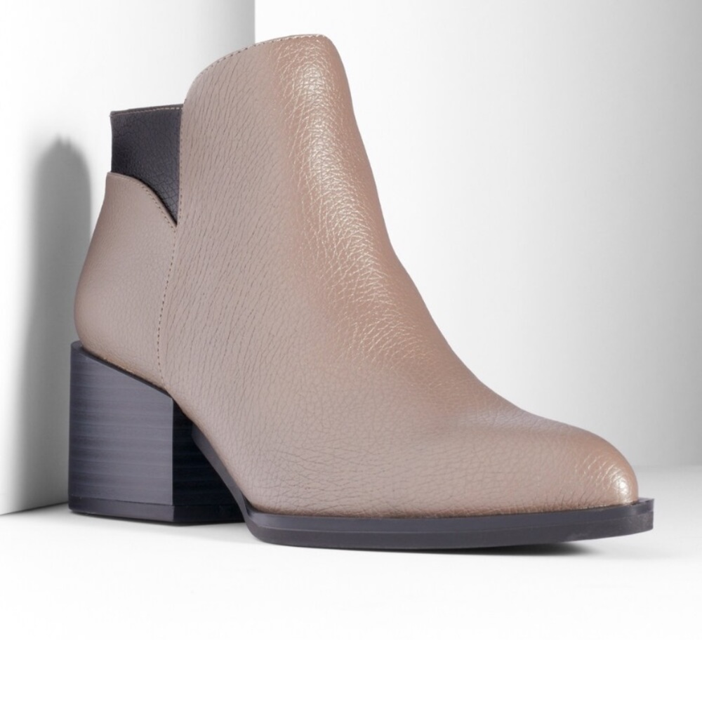 Women’s size 7.5 simply vera by vera wang booties